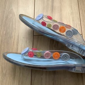 EUC vintage buttons jelly thongs sandals